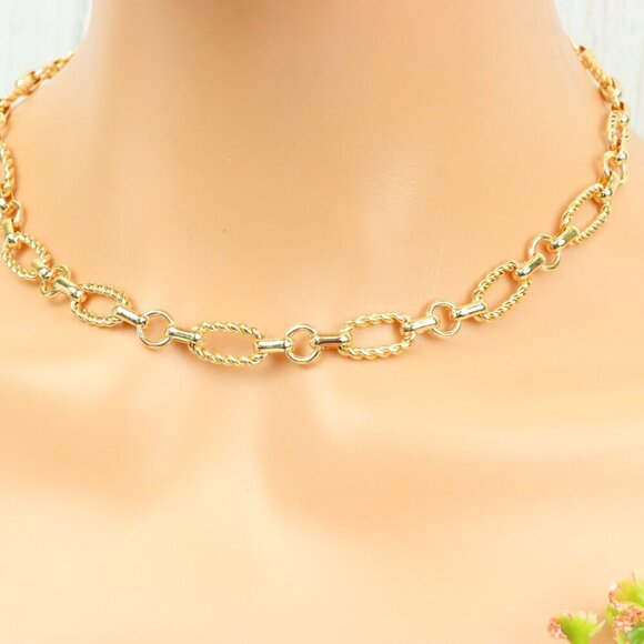 "Minimalist & Elegant Necklace Chain – Perfect for Women & Girls | UNVRC1588 - Picture 9 of 10